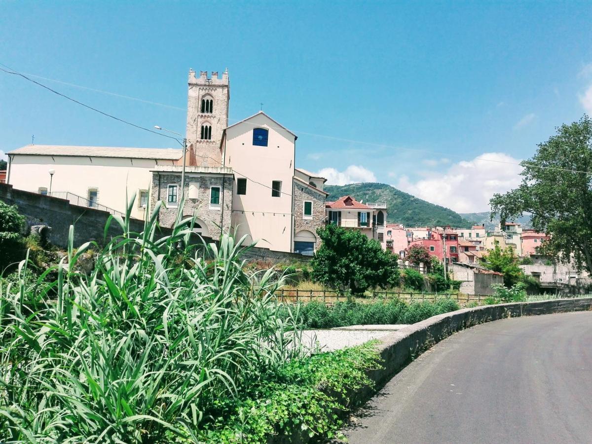 Appartamento San Martino Toirano Luaran gambar